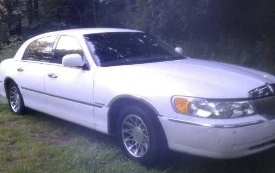 2001 Lincoln Town Car Signature Series