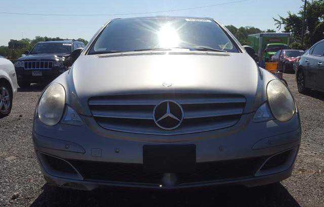 2006 Mercedes Benz E 500 GOING FOR N400,000