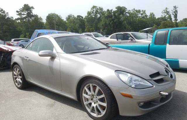 2006 Mercedes Benz SLK 350 GOING FOR N400,000