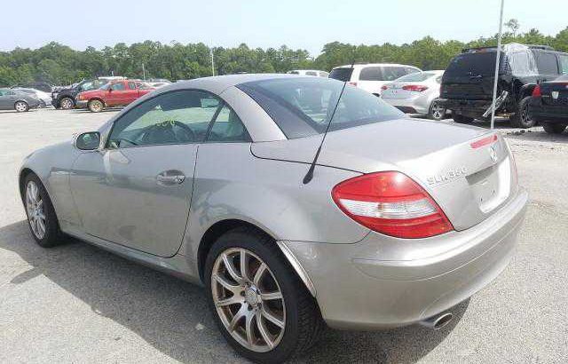 2006 Mercedes Benz SLK 350 GOING FOR N400,000