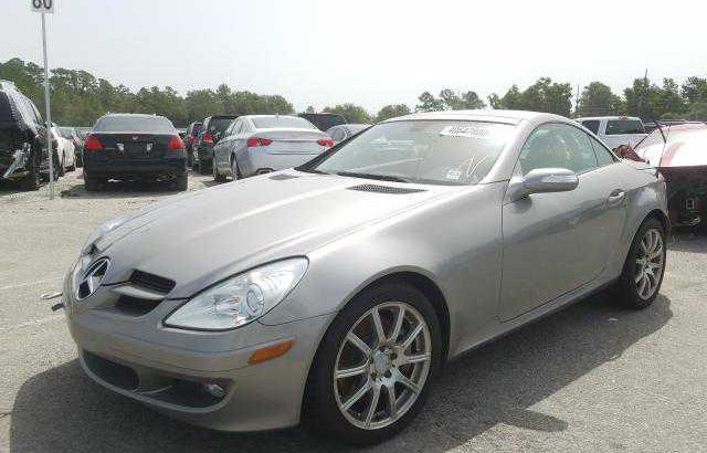 2006 Mercedes Benz SLK 350 GOING FOR N400,000