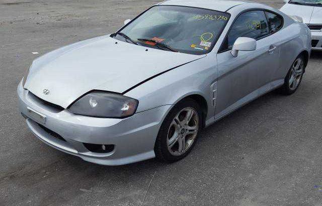 2005 Hyundai Tiburon going for N350,000