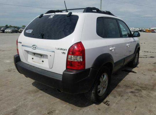 2006 Hyundai Tucson GLS going for N400,000