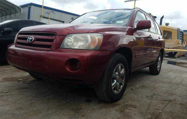 2004 TOYOTA HIGHLANDER For Sale