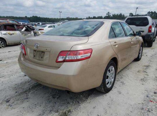 2010 TOYOTA CAMRY BASE For Sale Going For N500,000